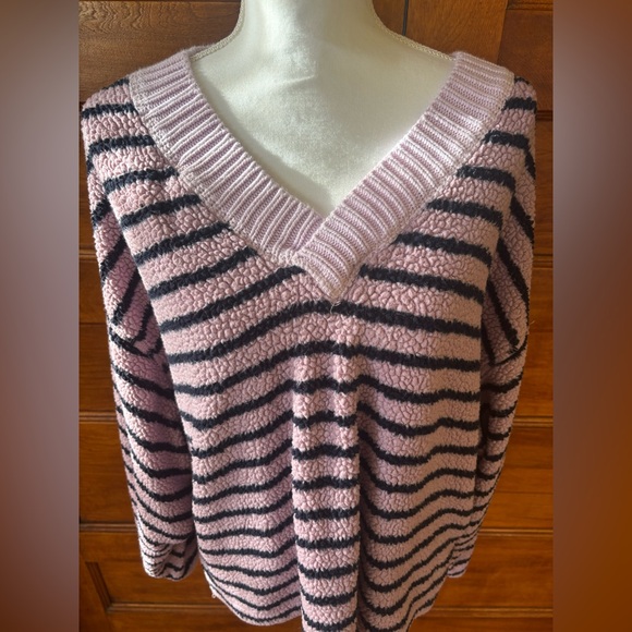 Free People Striped Pink and Navy Blue V-Neck Sweater - Picture 2 of 7